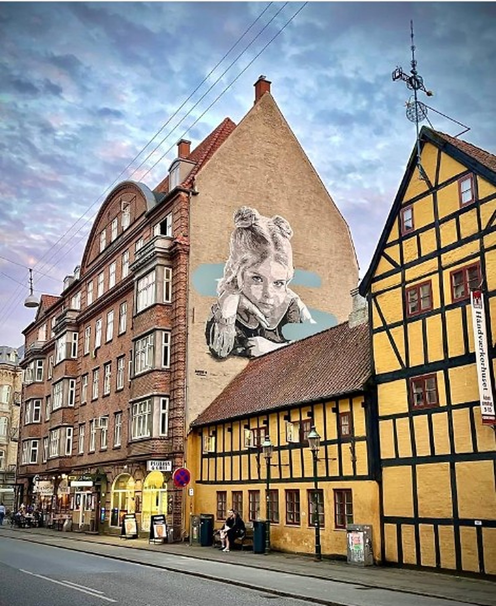 Passing on History — murales Alessio B, Aalborg, Danimarca